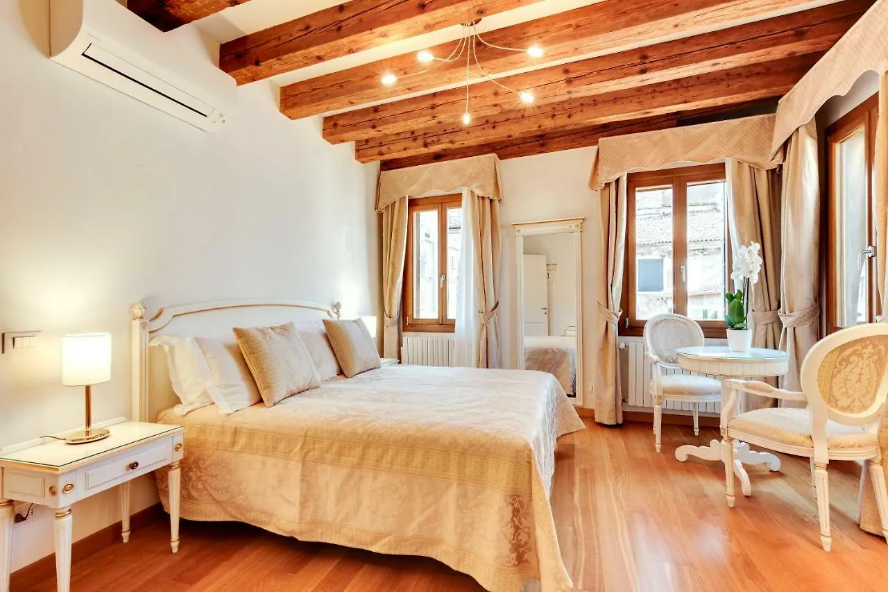 Nikki House Apartment Venice