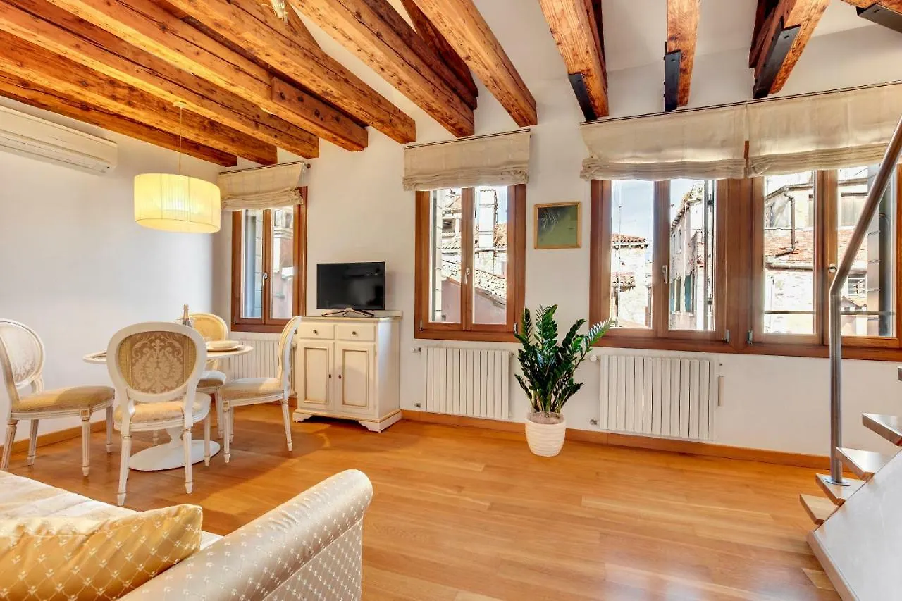 Nikki House Apartment Venice