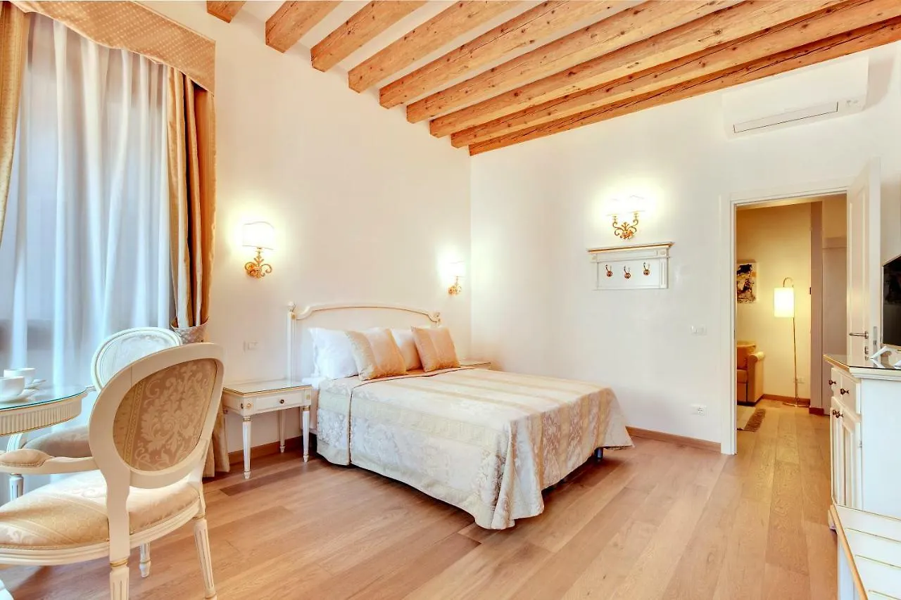 Nikki House Apartment Venice