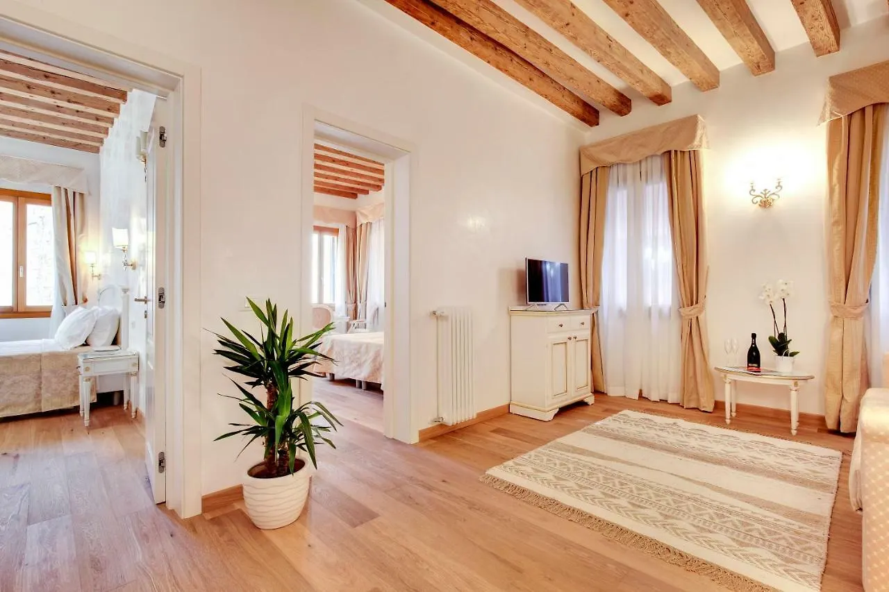 Nikki House Apartment Venice